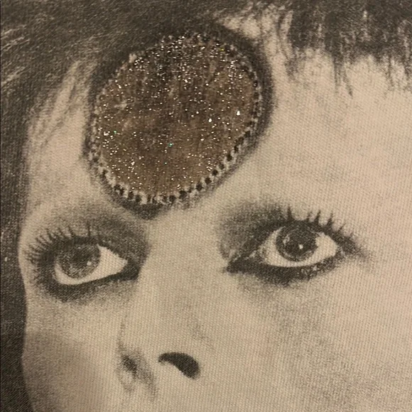 MadeWorn vintage David Bowie white tee size small w/ glitter effect in middle - Picture 3 of 13